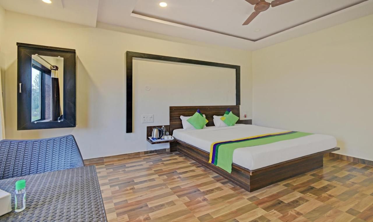 Treebo Paradise Inn With Mountain View Standard Double Room 12