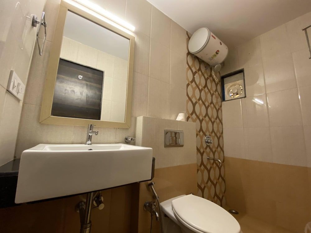 Aron Resort & Spa Lonavala Deluxe Room 7