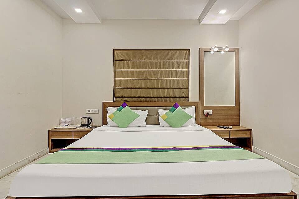 Treebo Sreemaa Newtown Standard Double Room 8