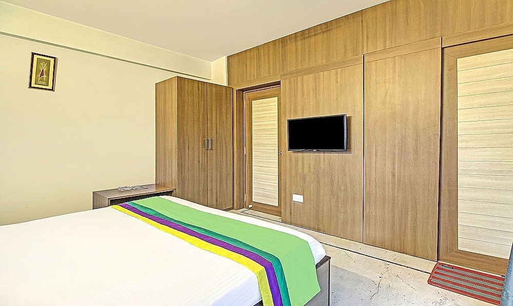 Treebo Sreemaa Newtown Standard Double Room 5