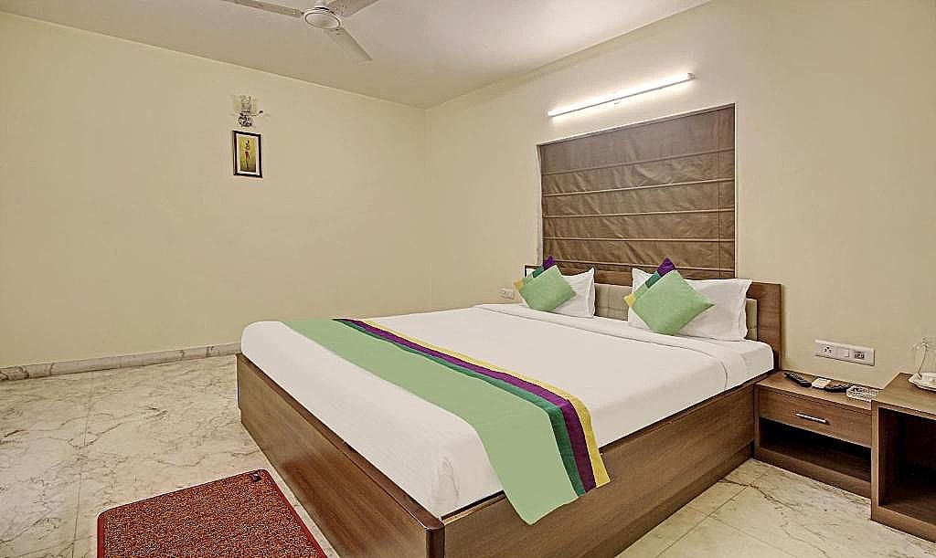 Treebo Sreemaa Newtown Standard Double Room 3