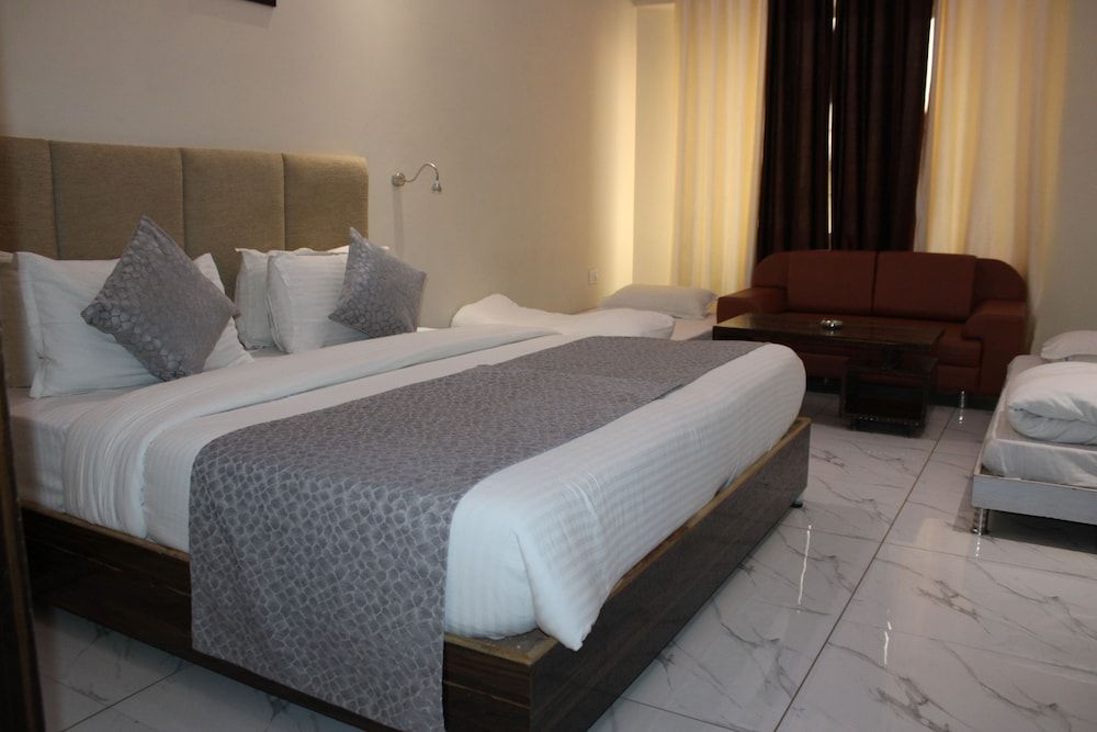The Grand Jabalpur Royal Studio Suite 12