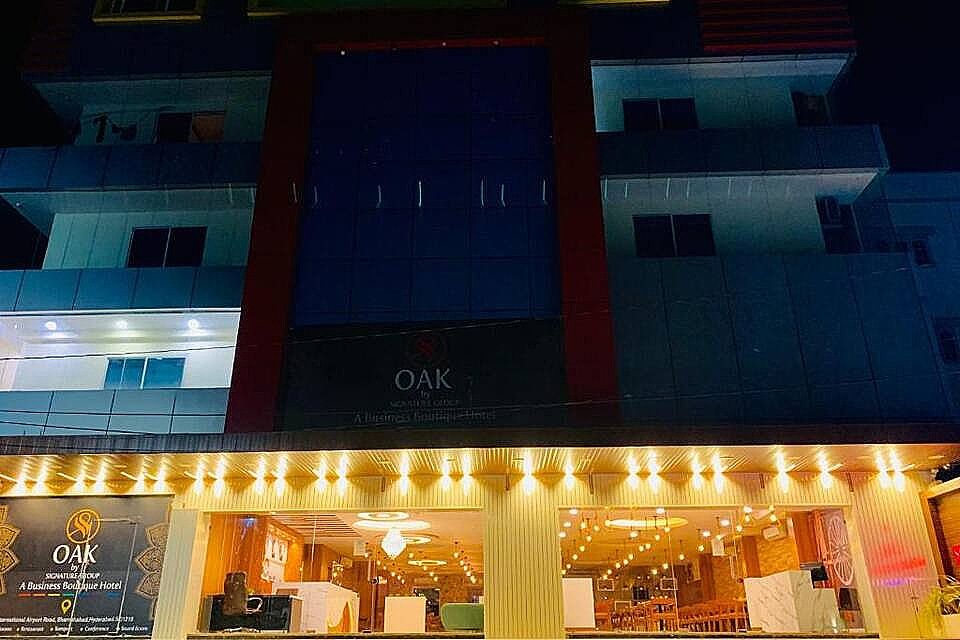 undefined Hotel Oak By Signature Airport Zone 6