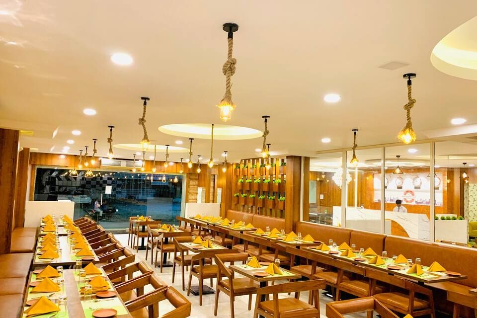 undefined Hotel Oak By Signature Airport Zone 4