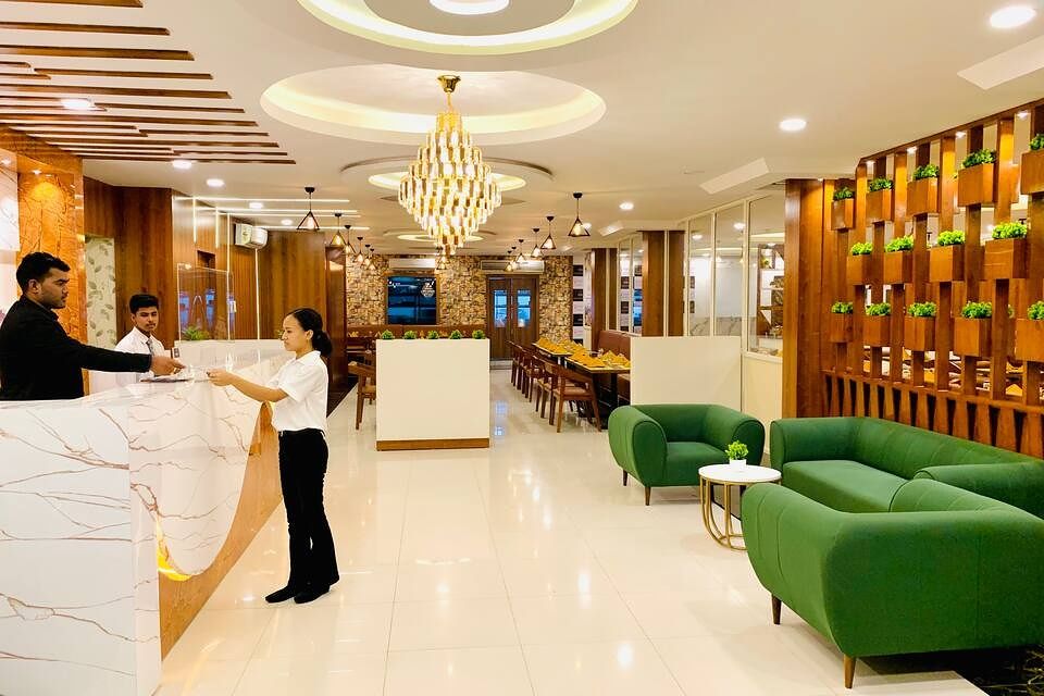 undefined Hotel Oak By Signature Airport Zone 2