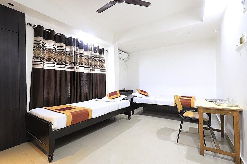 Hotel Rashmi Executive  Room 3