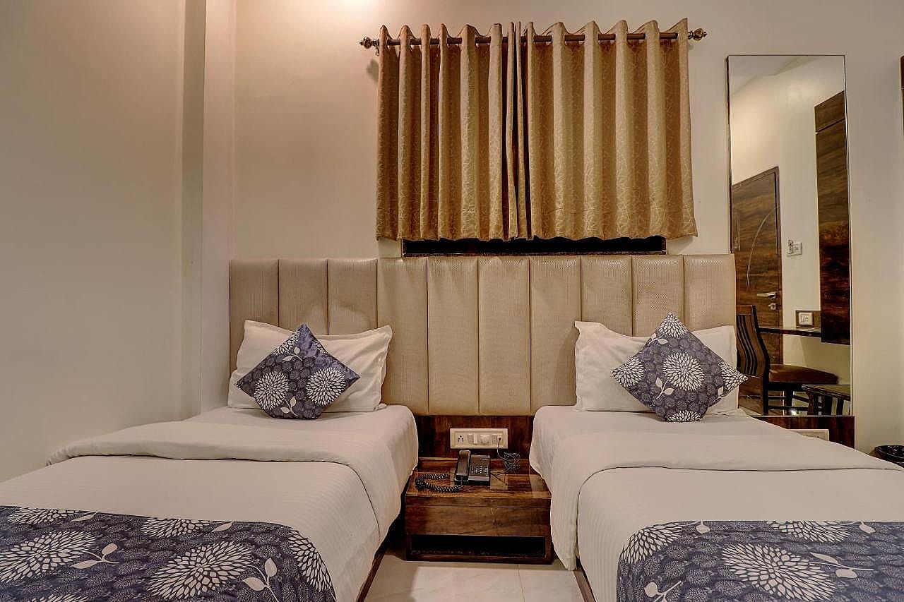 Hotel Magnet Deluxe Room 4