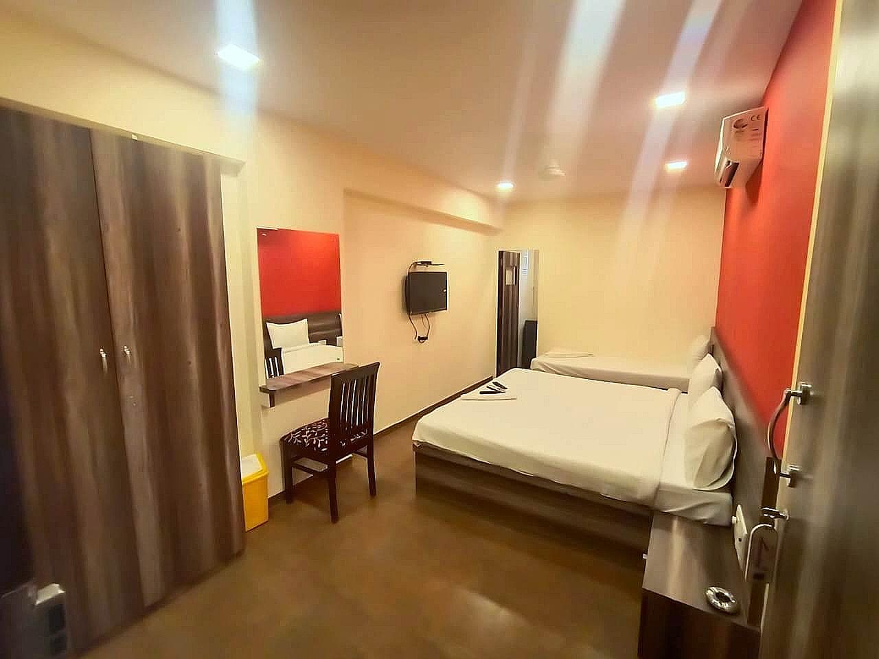 Lucky Service Apartments Studio 24