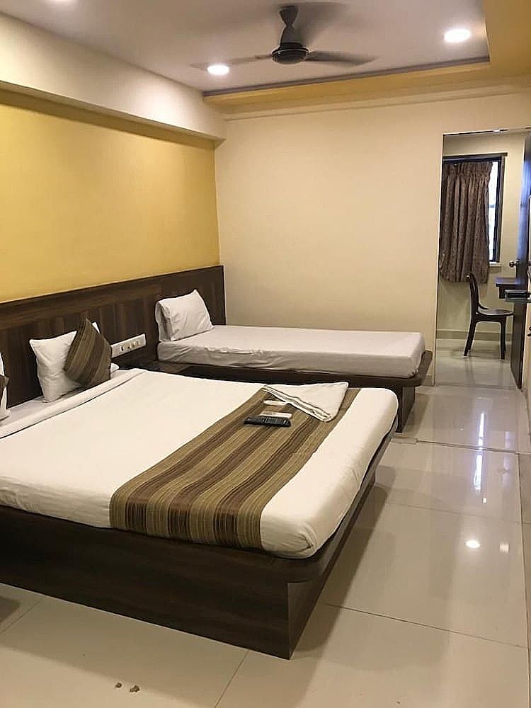 Lucky Service Apartments Studio 8