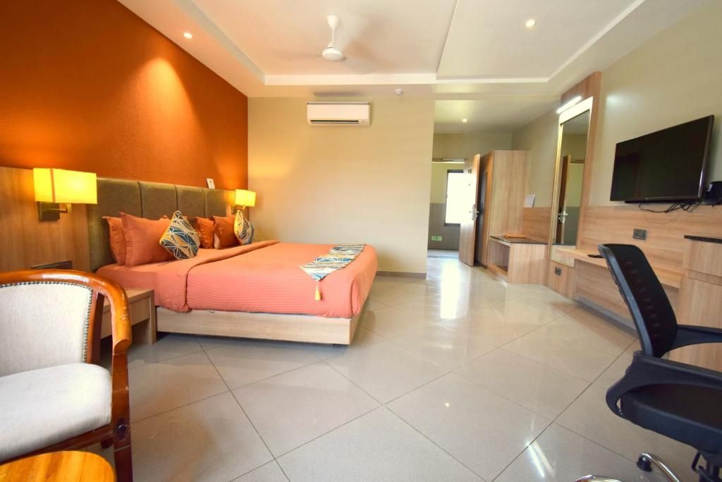 The Sky Imperial Bapu's Resort Imperial Executive Room 3