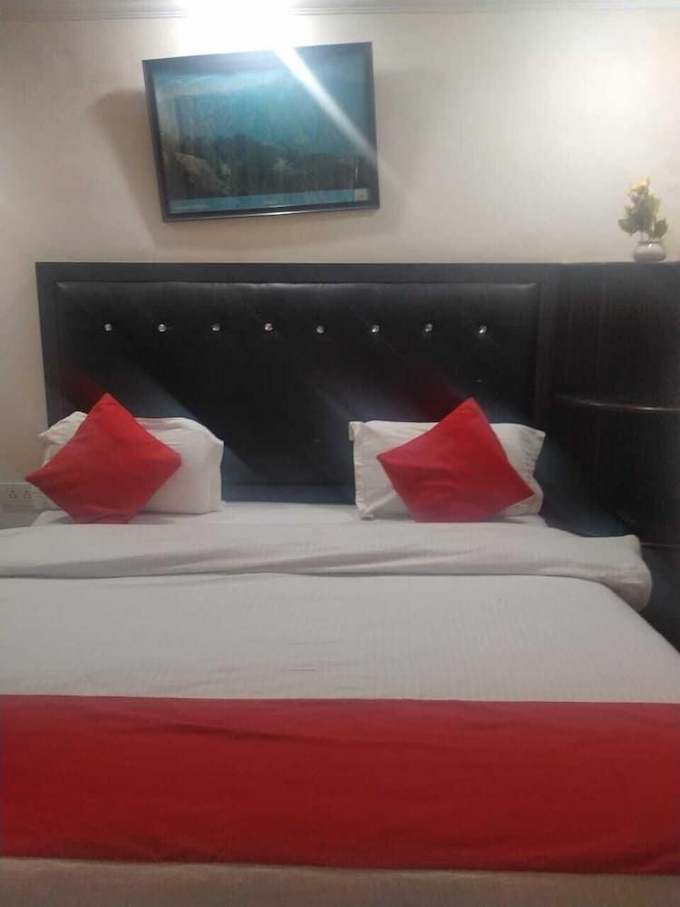 Ayuskama Cottage Deluxe Double Room 8