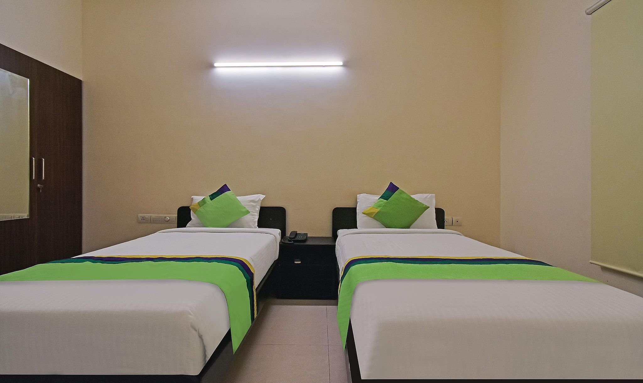 Treebo Samhaar Residency Thoraipakkam Standard Double Room 6
