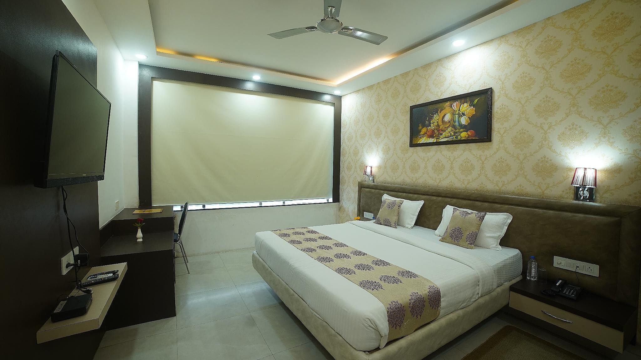The Sheesham Tree Deluxe Room 3
