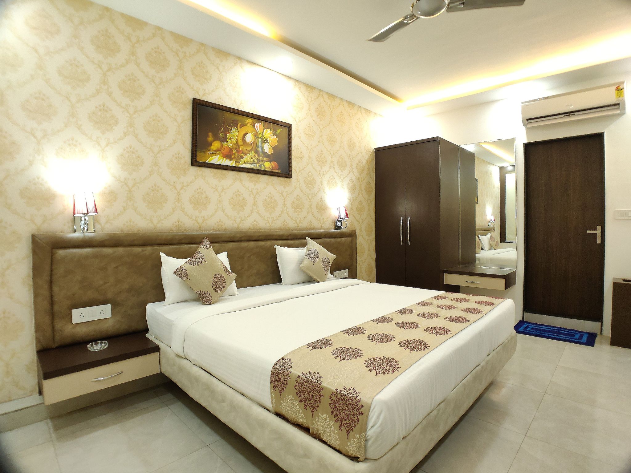 The Sheesham Tree Deluxe Room 6