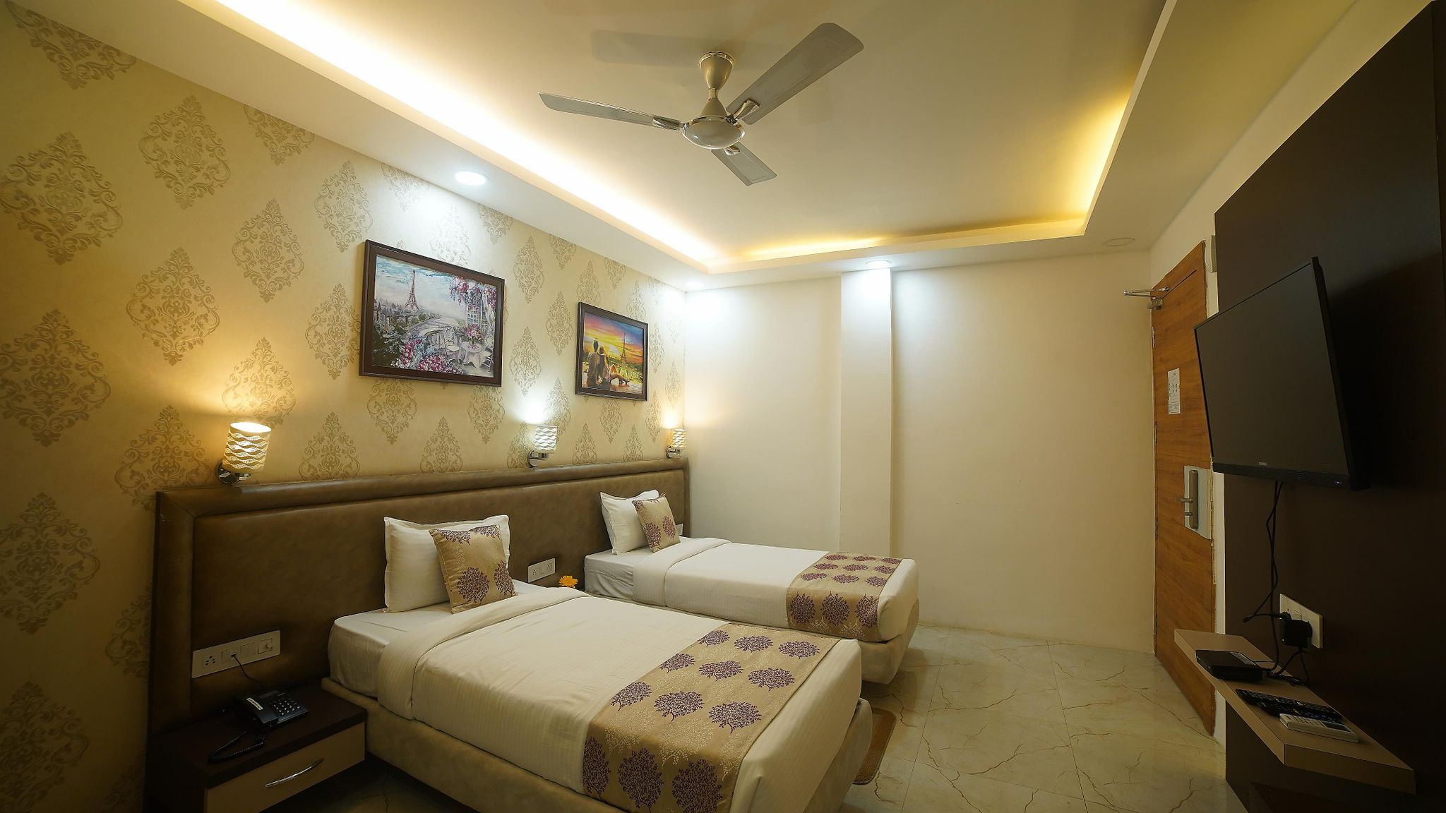 The Sheesham Tree Deluxe Room 9