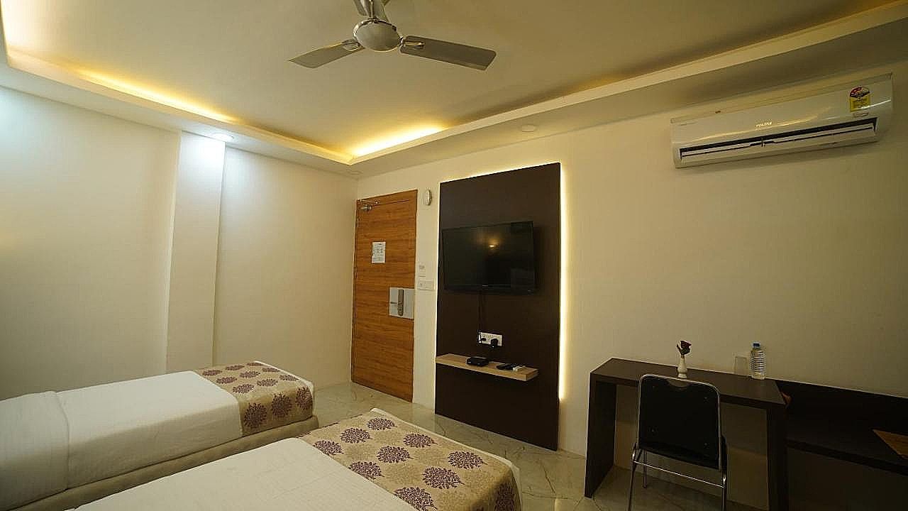 The Sheesham Tree LUXURY ROOM 5