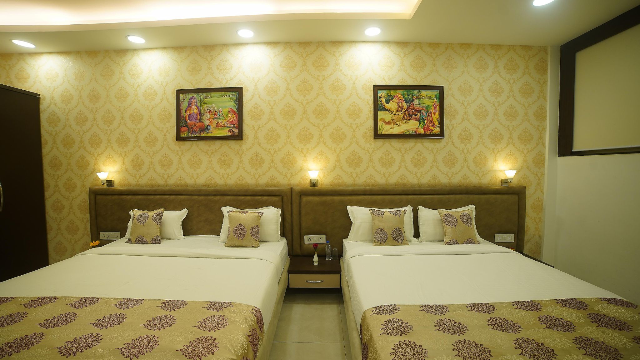 The Sheesham Tree LUXURY ROOM 14