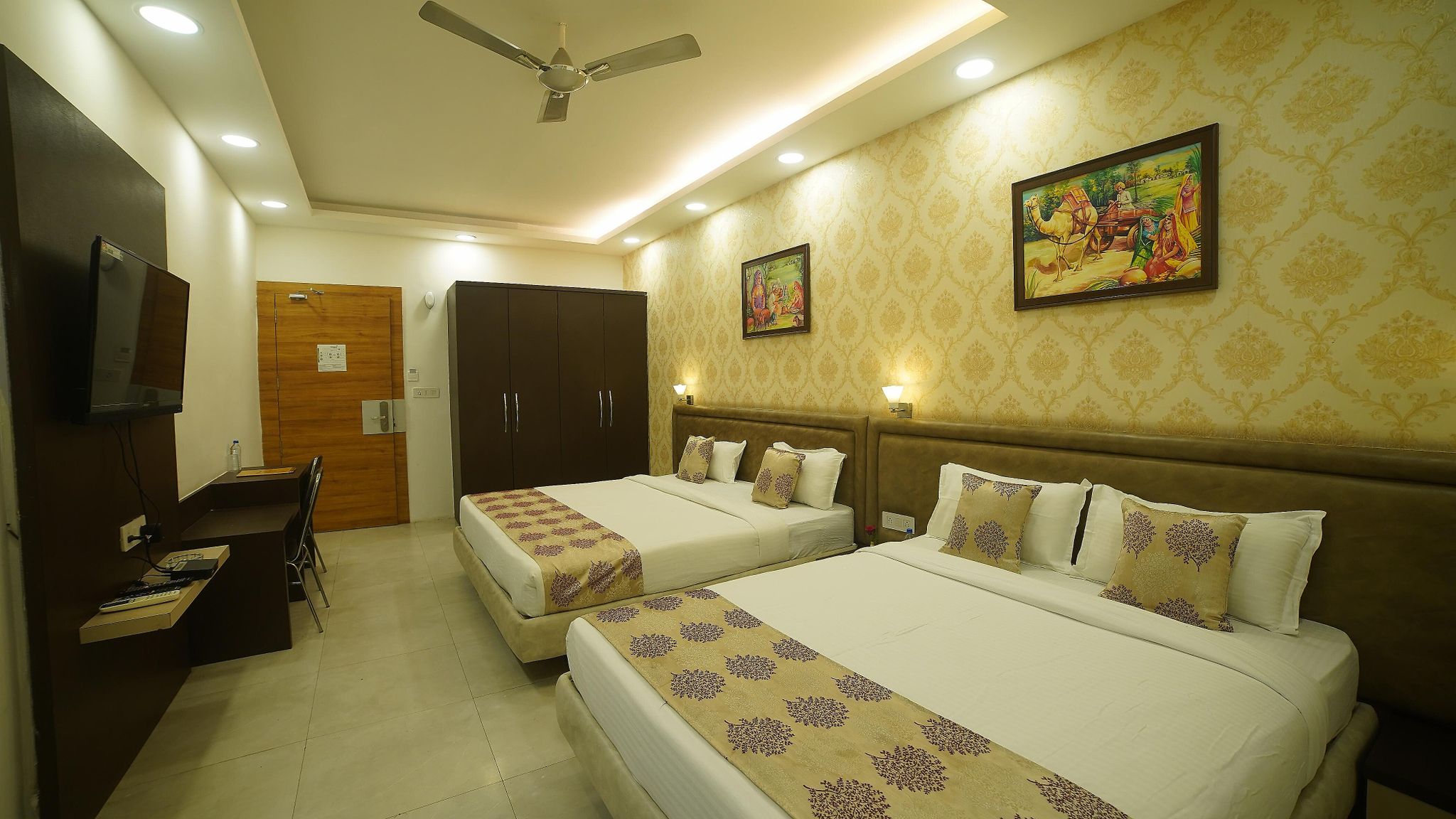 The Sheesham Tree LUXURY ROOM 11