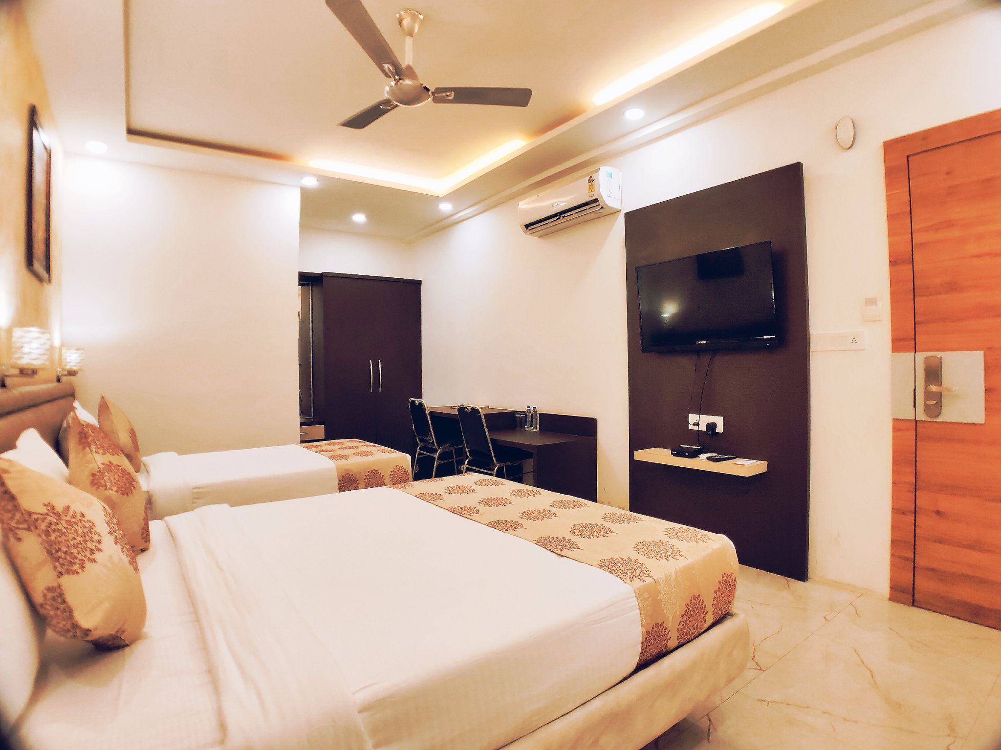 The Sheesham Tree LUXURY ROOM 7