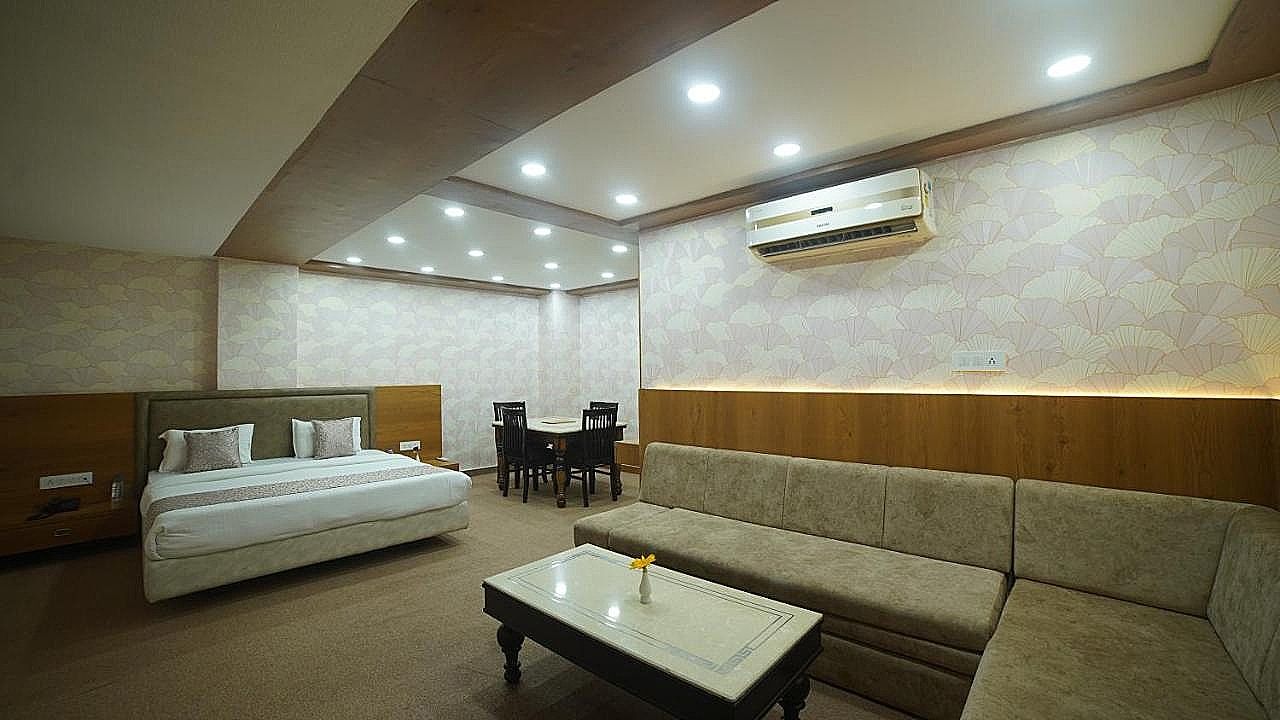 The Sheesham Tree LUXURY ROOM 2