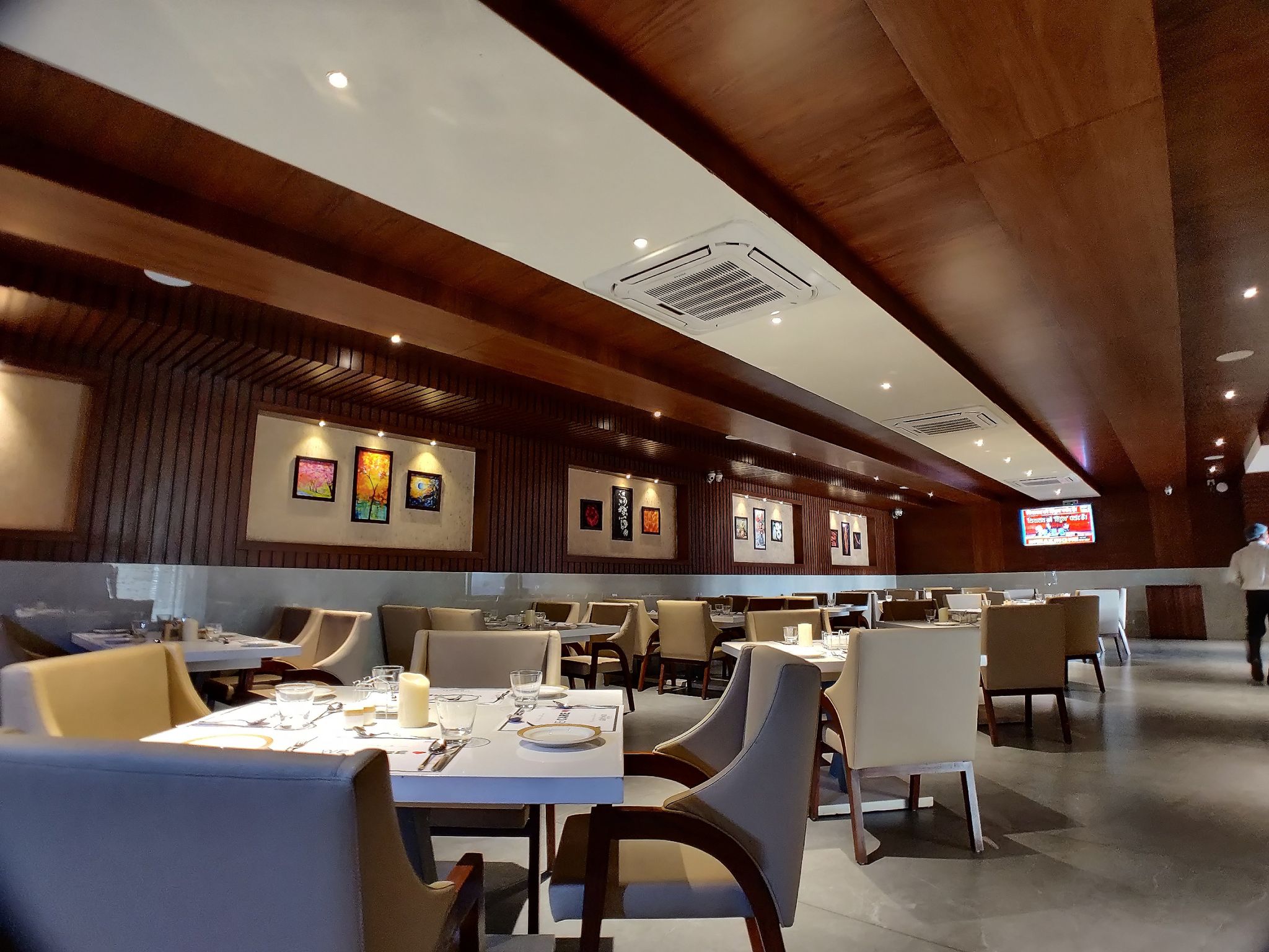Food & Dining