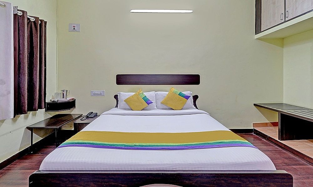 Guru Comfort, 100 m from Apollo Hospital Executive Room 5