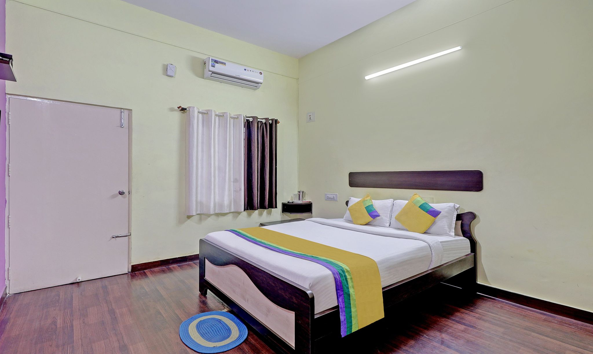 Guru Comfort, 100 m from Apollo Hospital Executive Room 2