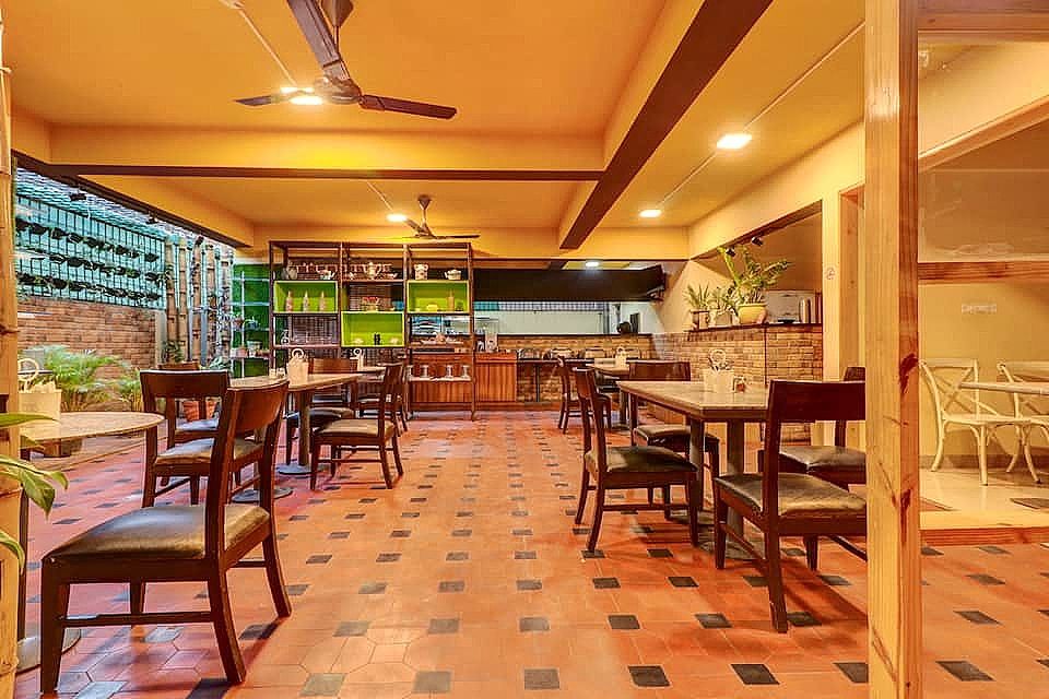 Food & Dining