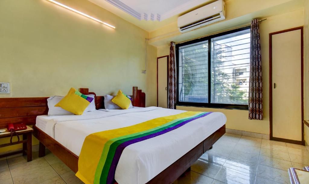 Treebo Trip Kala Laxmi Station Road Deluxe Double Room 5