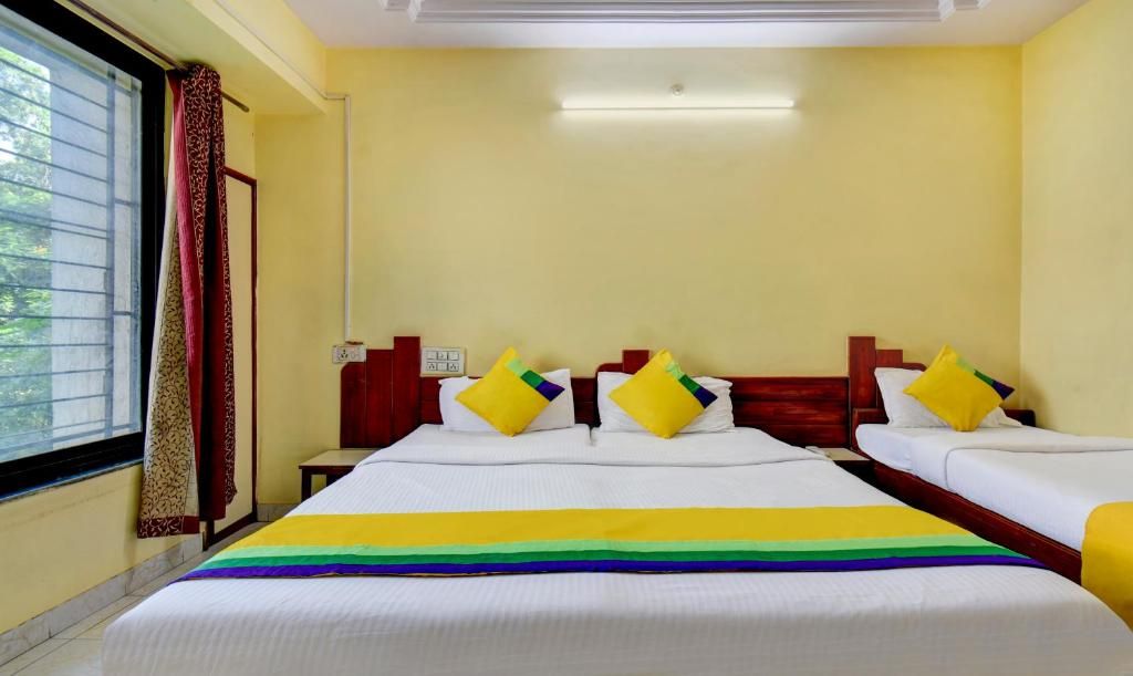 Treebo Trip Kala Laxmi Station Road Deluxe Double Room 6