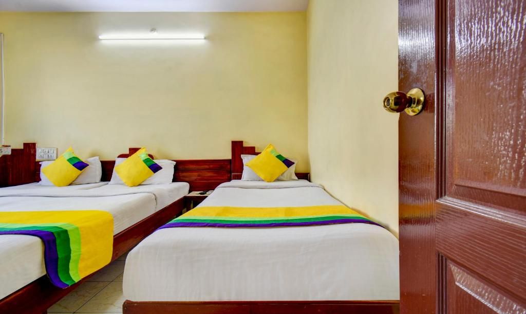 Treebo Trip Kala Laxmi Station Road Deluxe Double Room 9