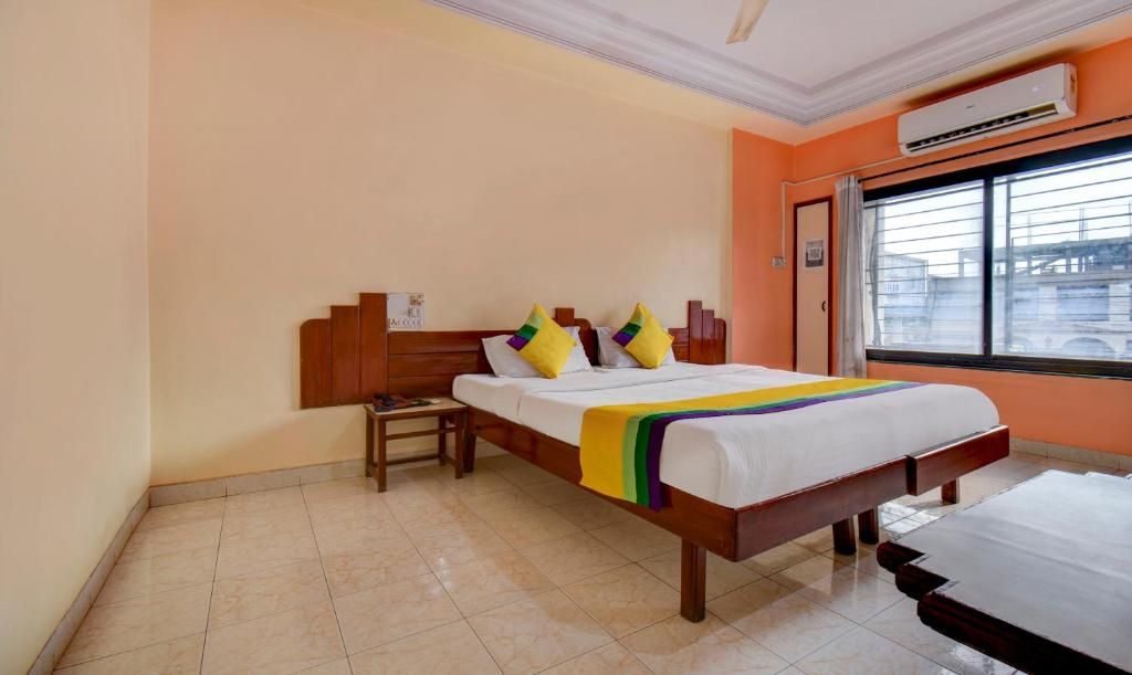 Treebo Trip Kala Laxmi Station Road Deluxe Double Room 14