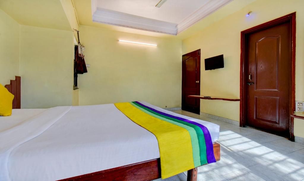 Treebo Trip Kala Laxmi Station Road Deluxe Double Room 19