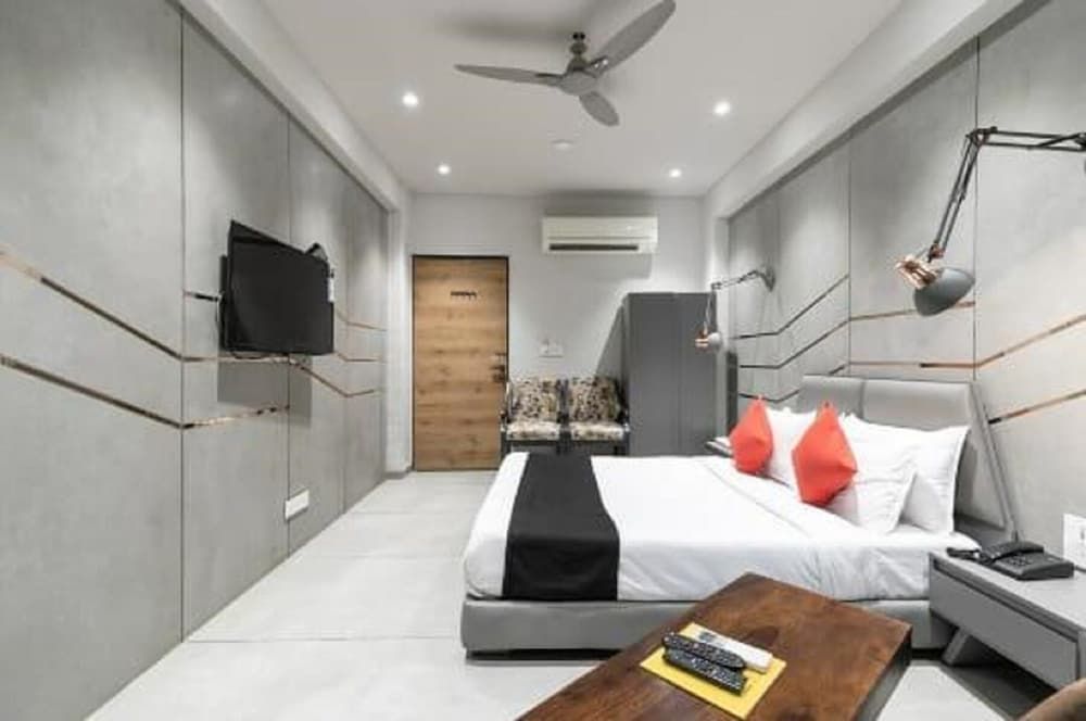 Spring Sky Mughalsarai by ShriGo Hotels ShriGo Premium Room with Sitting Area (Free Wi-Fi and Tea Maker) 6