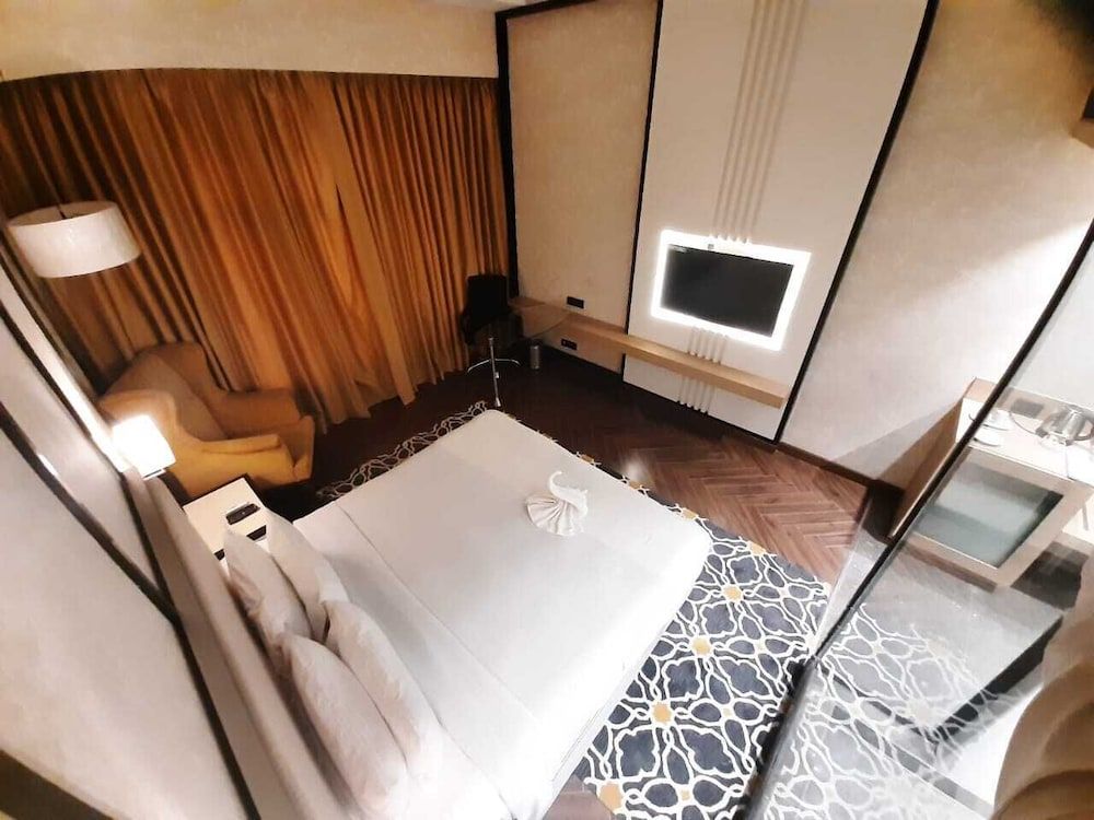 Premier Room
