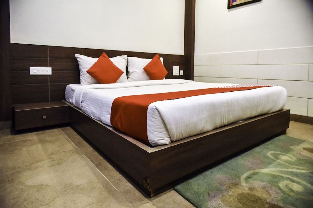 undefined OYO 3094 Hotel City Square 7