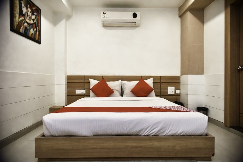 OYO 3094 Hotel City Square Room 2