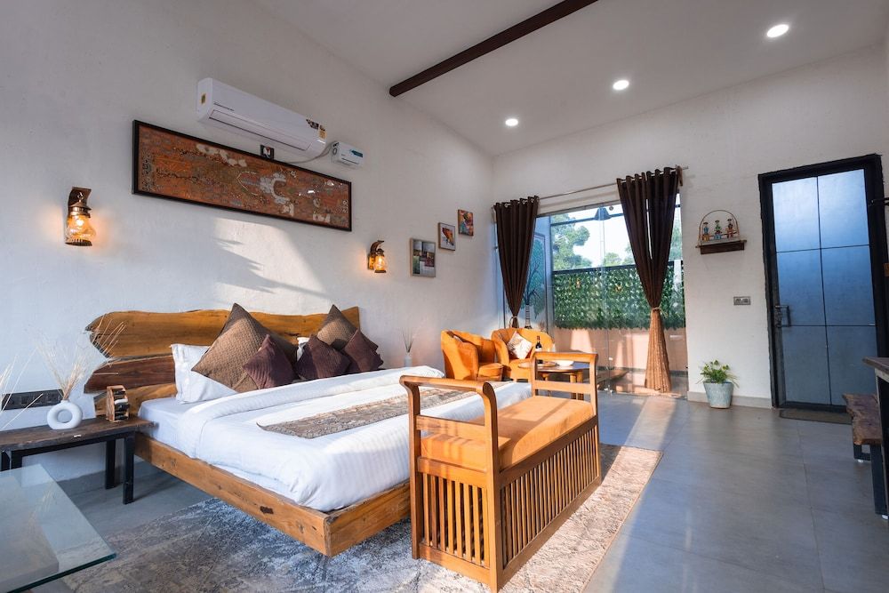 Moustache Panarpani Retreat Pachmarhi Premium Room 4