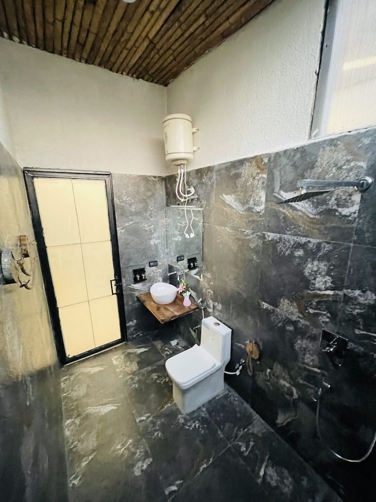 Moustache Panarpani Retreat Pachmarhi Premium Room 7