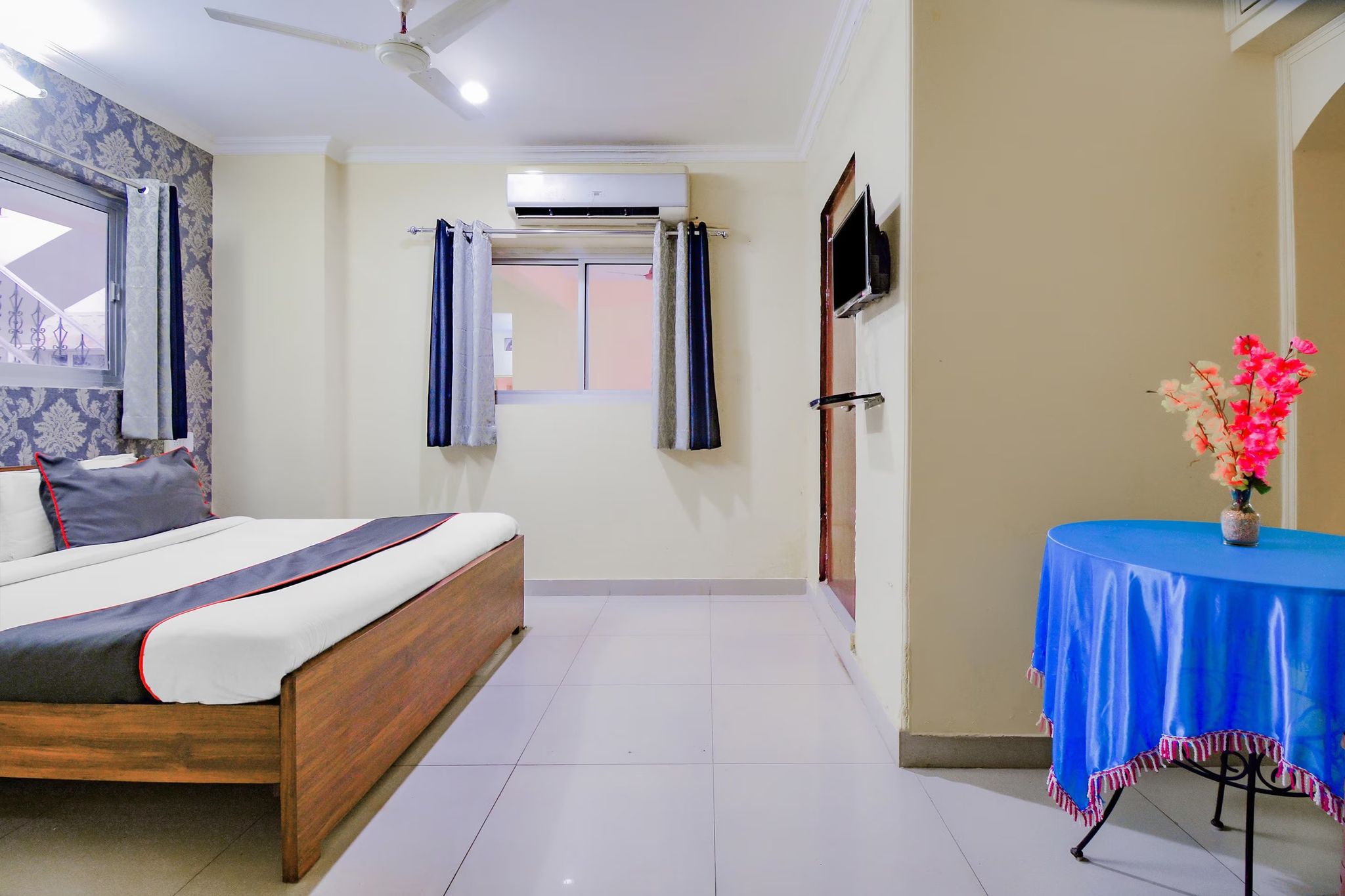 Riders Resort Classic Room 3