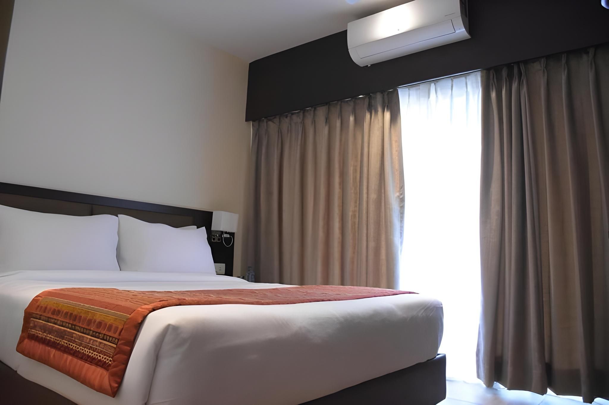 SINGLE Winter Green River View Room Single