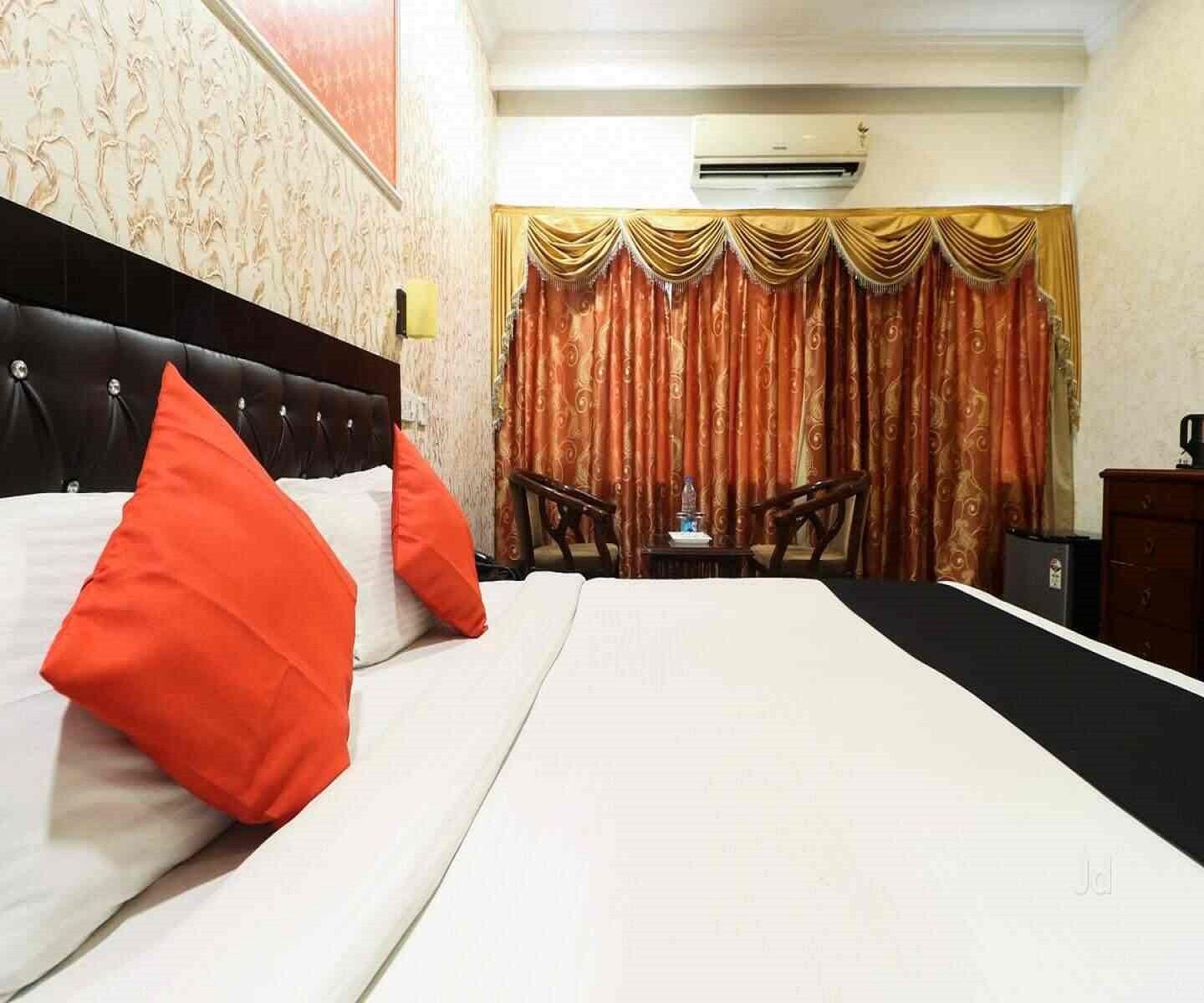 Hotel Shiraaz 2 Super Deluxe Room