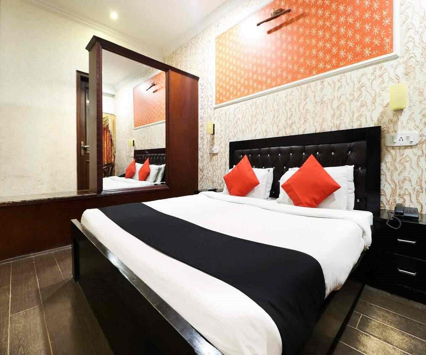 Hotel Shiraaz 2 Semi Deluxe Rooms 7