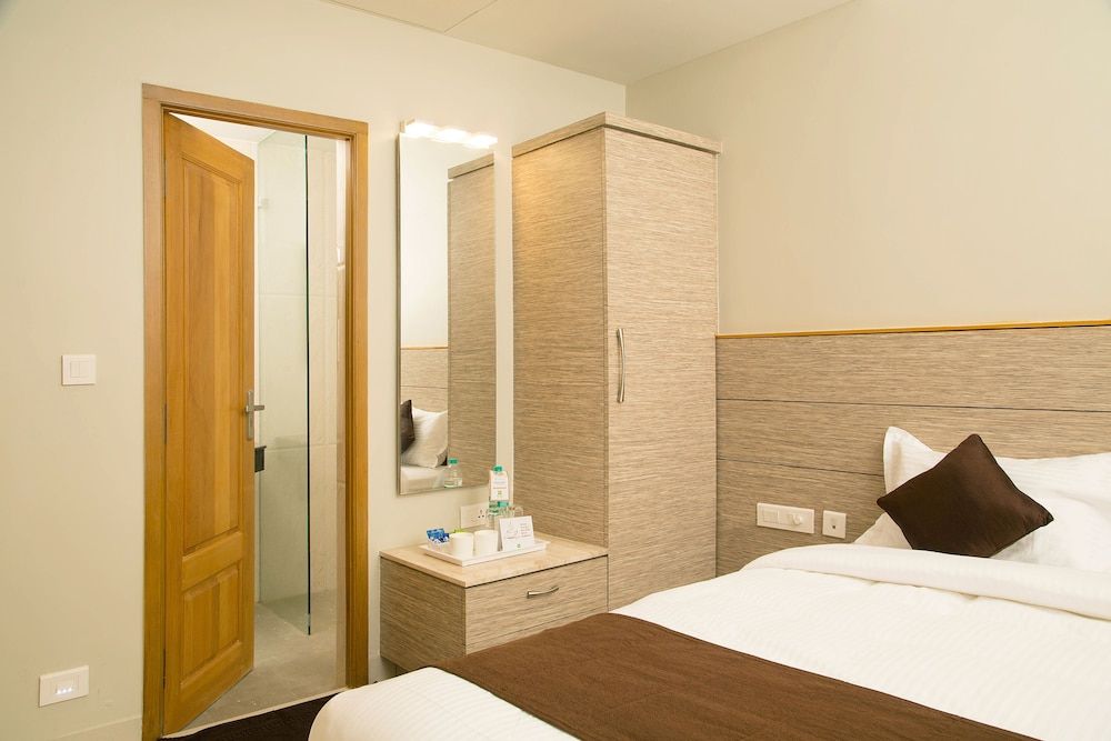 Sri Aadhish Grand Standard Room 2