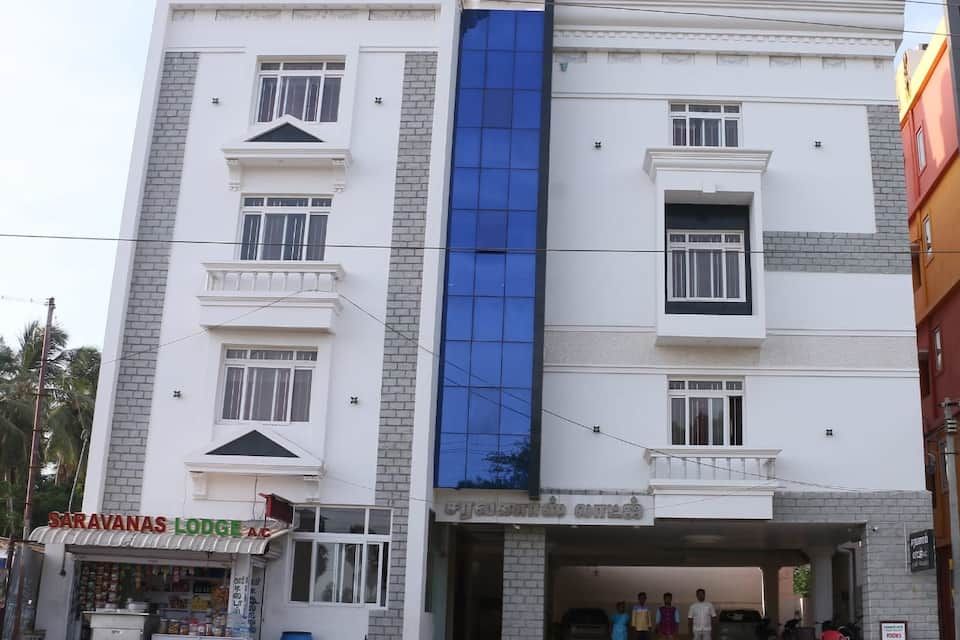 Saravanas Lodge