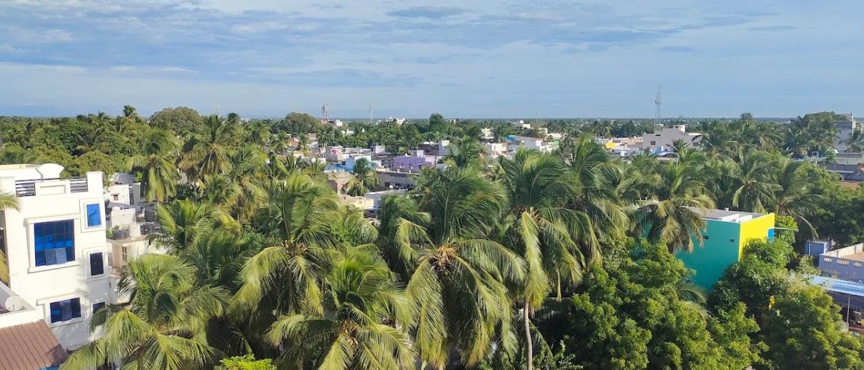 Saravanas Lodge