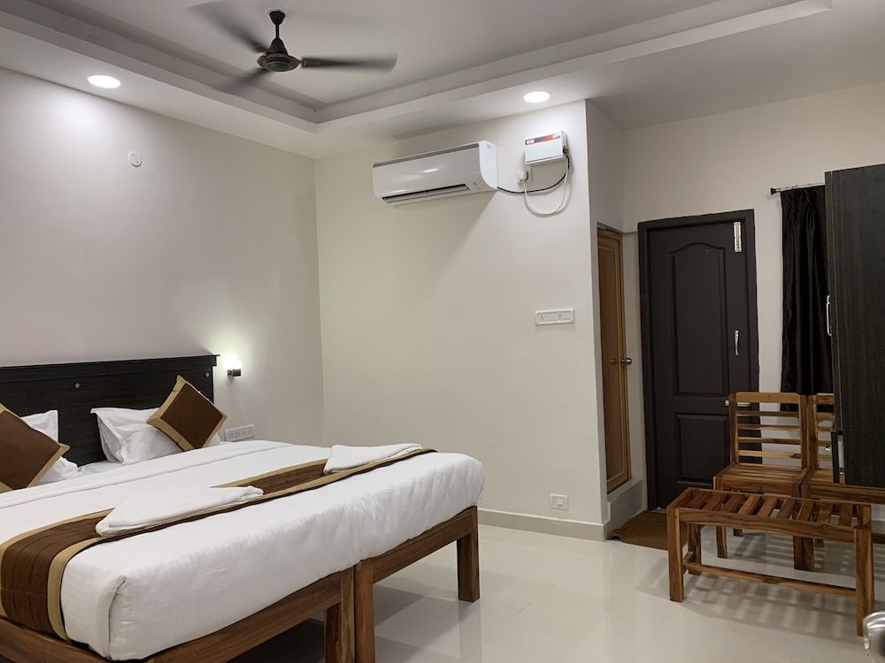 Skantha Regency Standard Double Room 2