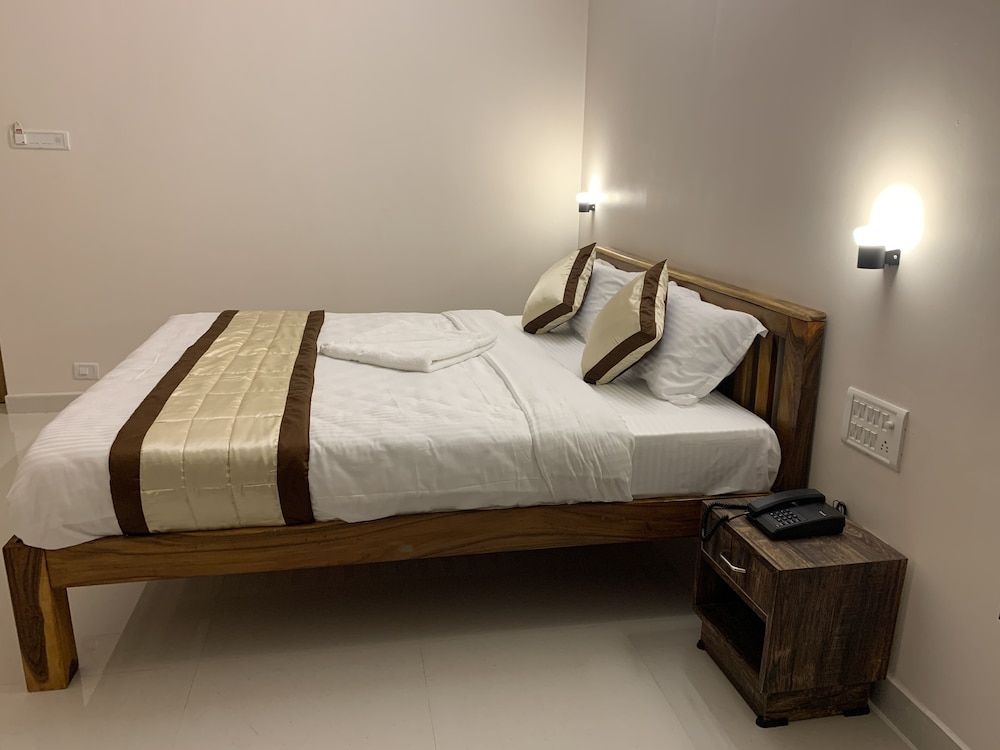 Skantha Regency Standard Double Room 3