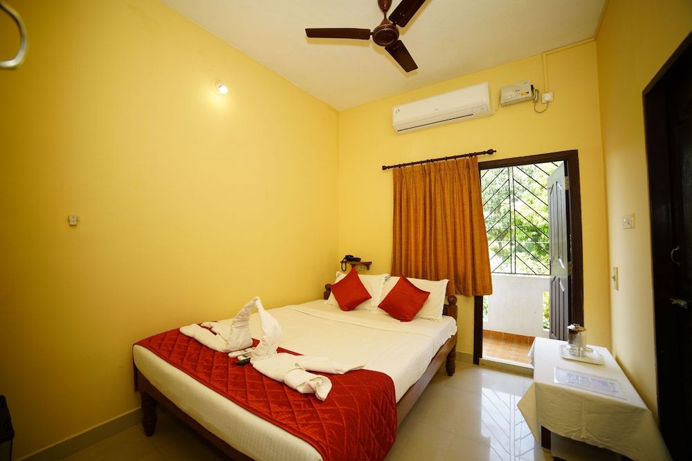 Prince Lodge Deluxe Double Room 3