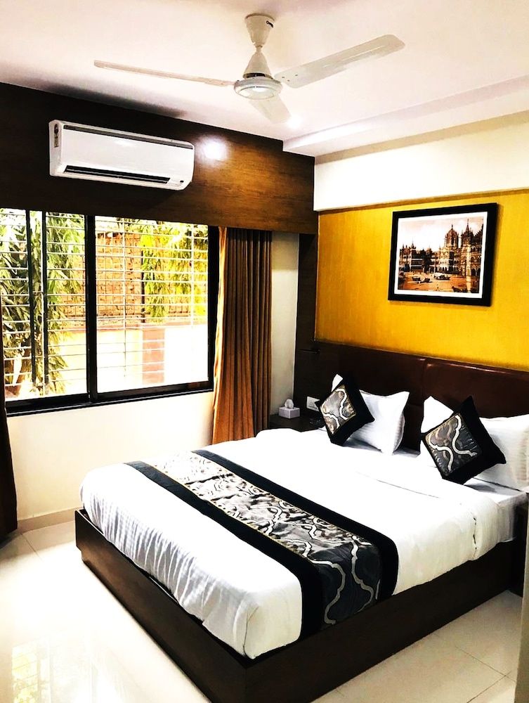 undefined Hotel Crystal Luxury INN 5